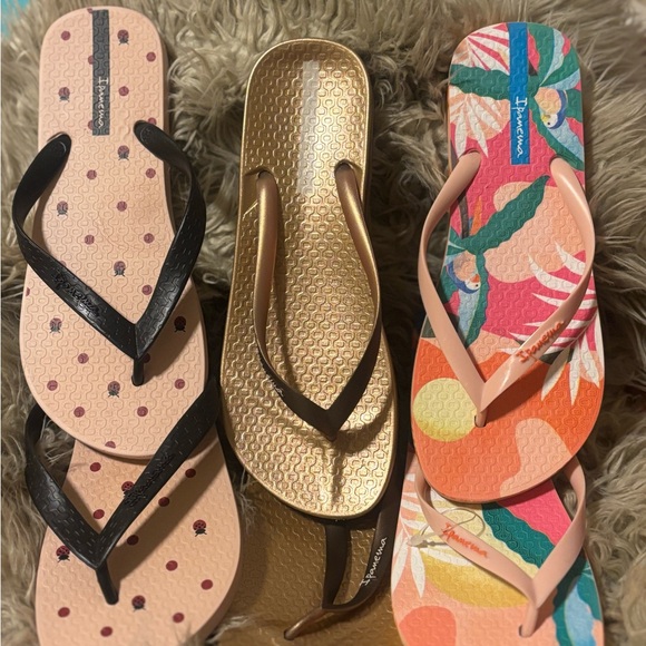 Lot of 6 sandals. 

NWOT 

Never been worn. Bought wrong size & didn’t return. - Picture 2 of 3